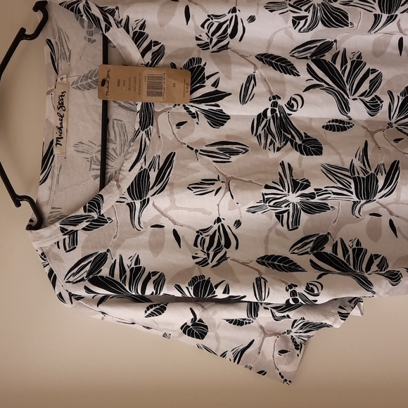NWT, Michael Stars Crew Neck Floral Top - Picture 5 of 10